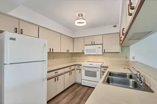 1614 Quail Lake Dr, Venice, FL 34293 - Photo 3