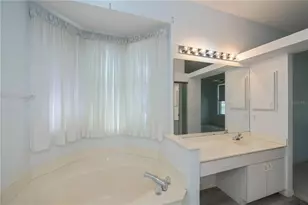 519 Catalina Isles Cir, Venice, FL 34292 - Photo 35