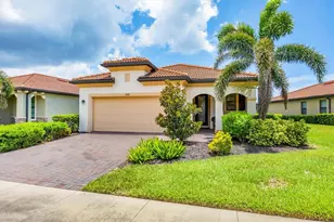 10061 Cozy Grv Dr, Venice, FL 34293 - Photo 3