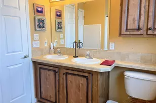 660 N Green Cir, Venice, FL 34285 - Photo 17