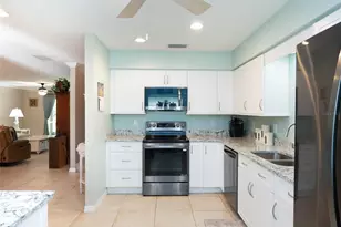 1554 Tallywood Dr, Sarasota, FL 34237 - Photo 5