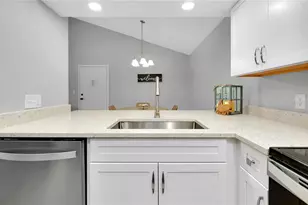 650 Bird Bay Dr E, Venice, FL 34285 - Photo 13