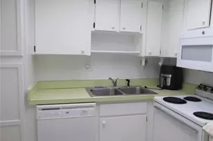 612 Bird Bay Dr S, Venice, FL 34285 - Photo 3