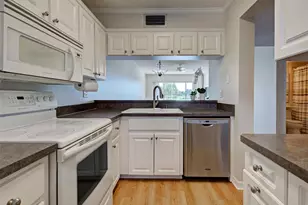 406 Cerromar Cir N, Venice, FL 34293 - Photo 9