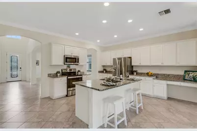 19353 Cruise Drive, Venice, FL 34292 - Photo 9