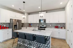 12474 Somatic Ct, Venice, FL 34293 - Photo 9