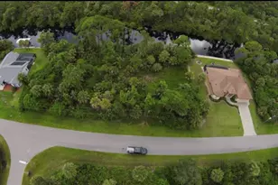 395 Ramblewood St, Port Charlotte, FL 33953 - Photo 7