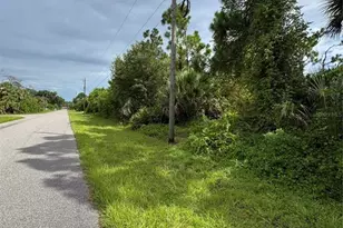 395 Ramblewood St, Port Charlotte, FL 33953 - Photo 3