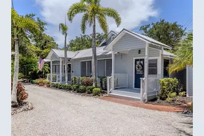 726 Eagle Point Drive, Venice, FL 34285 - Photo 1