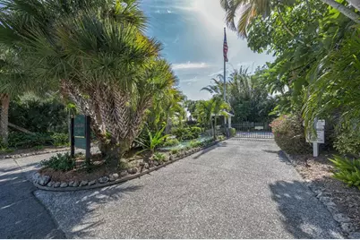 726 Eagle Point Drive, Venice, FL 34285 - Photo 41
