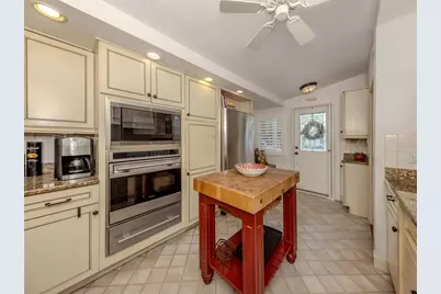 726 Eagle Point Drive, Venice, FL 34285 - Photo 9