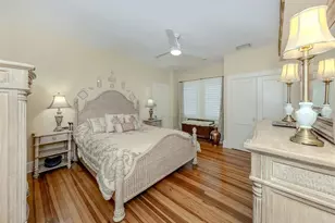 726 Eagle Point Dr, Venice, FL 34285 - Photo 11