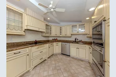 726 Eagle Point Drive, Venice, FL 34285 - Photo 15