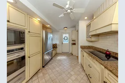726 Eagle Point Drive, Venice, FL 34285 - Photo 17