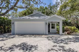 726 Eagle Point Dr, Venice, FL 34285 - Photo 19