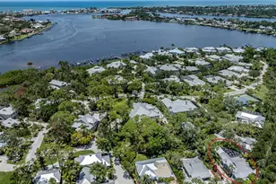 726 Eagle Point Dr, Venice, FL 34285 - Photo 23