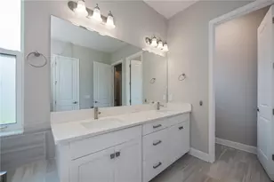 6137 Lungo Lago Dr, Sarasota, FL 34241 - Photo 43