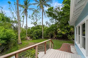 713 Eagle Point Dr, Venice, FL 34285 - Photo 7