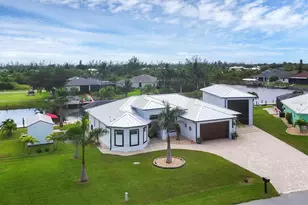 15704 Lakeland Cir, Port Charlotte, FL 33981 - Photo 1