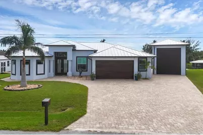 15704 Lakeland Circle, Port Charlotte, FL 33981 - Photo 5