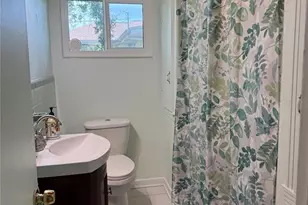 421 Riviera St, Venice, FL 34285 - Photo 17