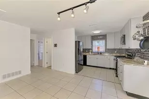 1321 Groveland Ave, Venice, FL 34285 - Photo 23