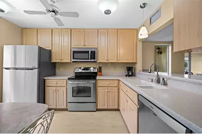 760 Village Circle #109, Venice, FL 34292 - Photo 5