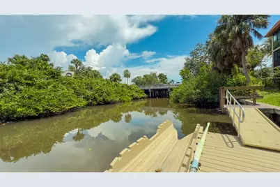 1650 Pine Tree Lane #103, Sarasota, FL 34236 - Photo 3