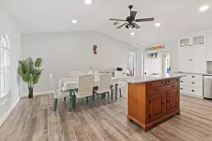 27401 Voyageur Dr, Punta Gorda, FL 33983 - Photo 11