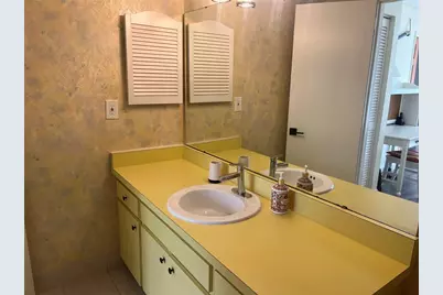 612 Bird Bay Drive S #211, Venice, FL 34285 - Photo 9