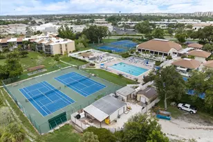 612 Bird Bay Dr S, Venice, FL 34285 - Photo 23