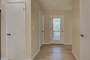 406 Pendleton Dr, Venice, FL 34292 - Photo 13