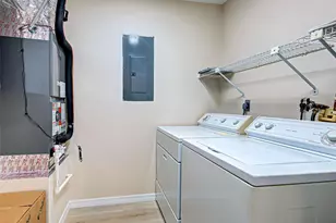 406 Pendleton Dr, Venice, FL 34292 - Photo 13