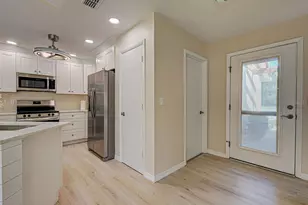 406 Pendleton Dr, Venice, FL 34292 - Photo 5