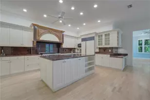 304 Tortuga Dr, Nokomis, FL 34275 - Photo 7