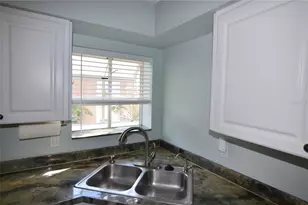 1576 Fawnwood Cir, Sarasota, FL 34232 - Photo 5