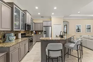 7210 Lake Forest Gln, Lakewood Ranch, FL 34202 - Photo 17