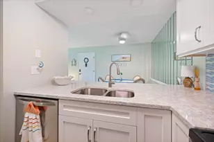 634 Bird Bay Dr E, Venice, FL 34285 - Photo 11