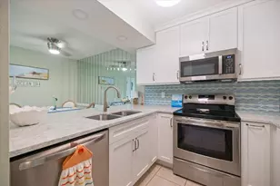634 Bird Bay Dr E, Venice, FL 34285 - Photo 9