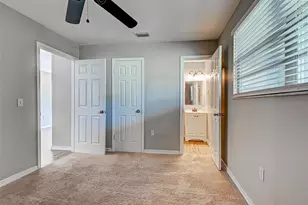 1056 Venetian Pkwy, Venice, FL 34285 - Photo 7