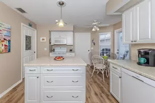 579 Clubside Cir, Venice, FL 34293 - Photo 19