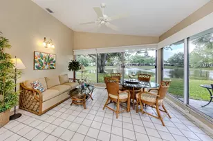 579 Clubside Cir, Venice, FL 34293 - Photo 9