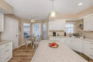 579 Clubside Cir, Venice, FL 34293 - Photo 17