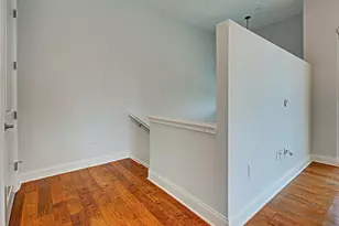 445 Nokomis Ave S, Venice, FL 34285 - Photo 7