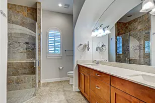 445 Nokomis Ave S, Venice, FL 34285 - Photo 37