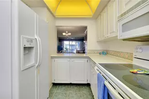 2280 Stickney Point Rd, Sarasota, FL 34231 - Photo 7