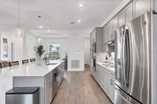 12557 Galapagos Ct, Venice, FL 34293 - Photo 15