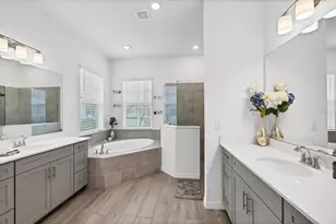 12557 Galapagos Ct, Venice, FL 34293 - Photo 21