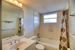 102 Capri Isles Blvd, Venice, FL 34292 - Photo 21