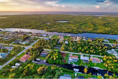 18522 Ayrshire Circle, Port Charlotte, FL 33948 - Photo 9